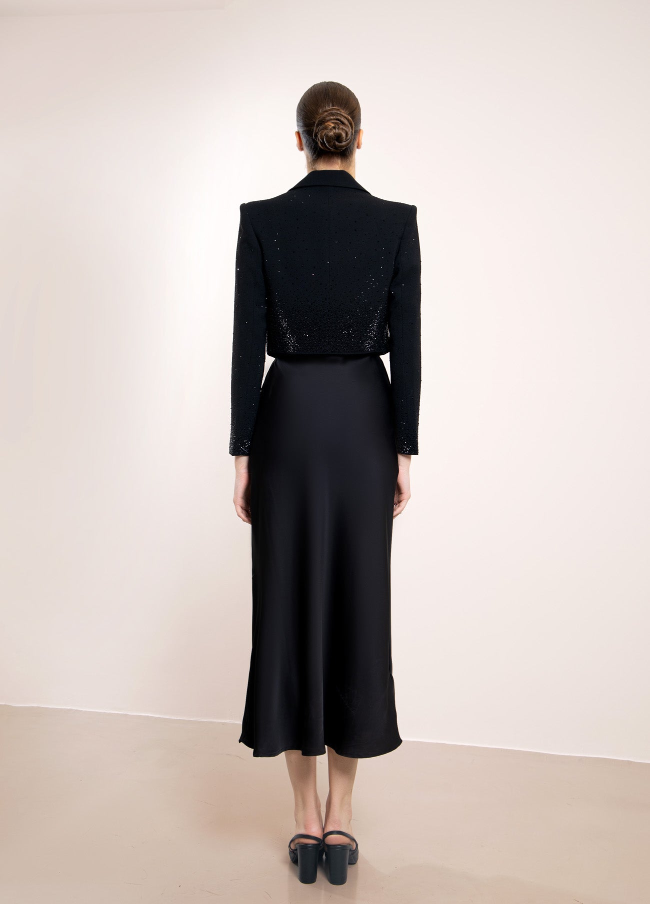 Sleek Cropped Blazer